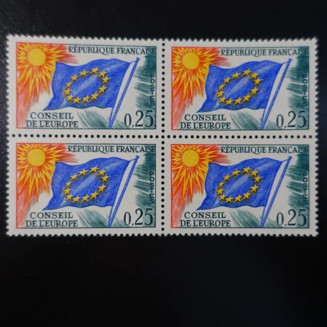 FRANCE TIMBRE de SERVICE N°29 BLOC de 4 DRAPEAU de L'EUROPE NEUF ** LUXE MNH