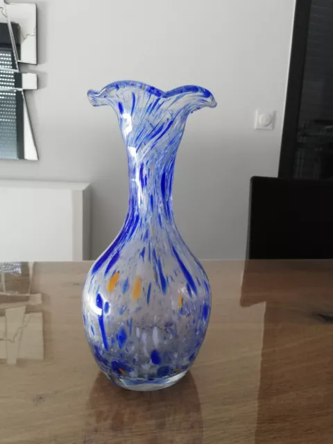 Vase en verre soufflé