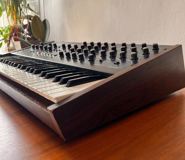 Korg Mono/Poly (très bon état)