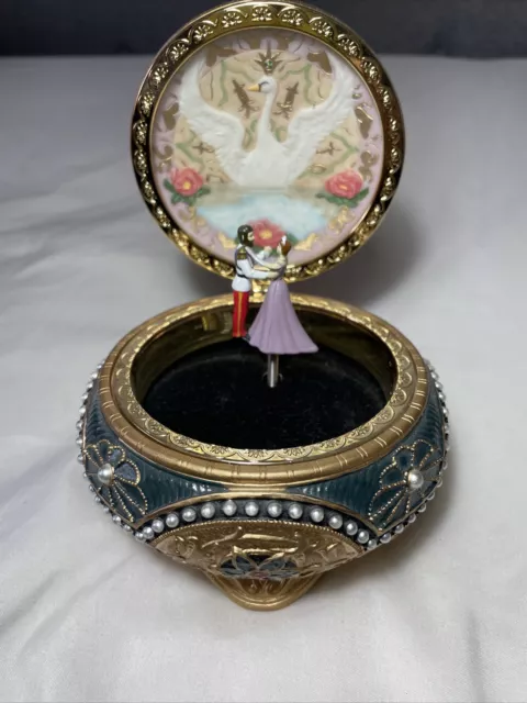 Rare Anastasia San Francisco music box with Original Box With Collar