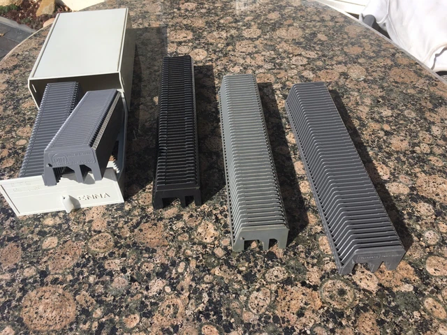 Dia Magazinbox für je  2x36 Dias 24mm x 36mm und 3x Magazine zu 50 24x36mm Dias