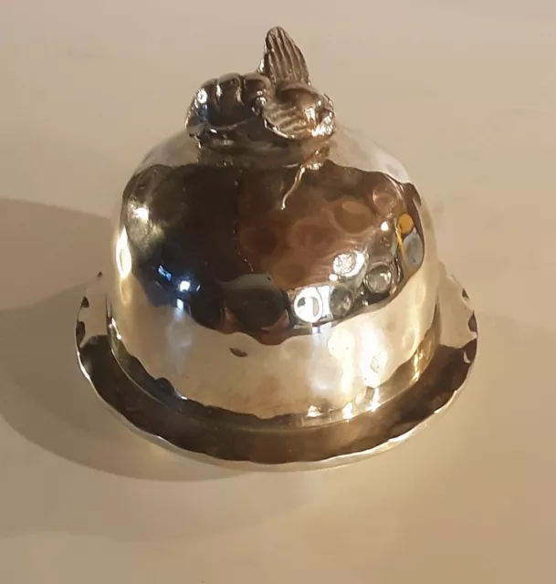 Stylish Hammered Silver Plate Culinary Concepts Domed Butter Dish Honey Bee Top