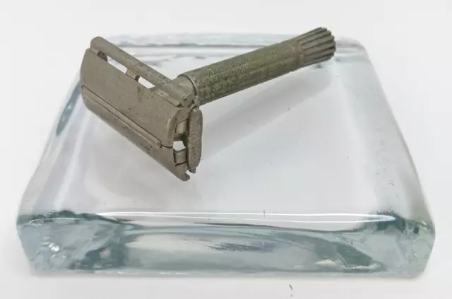 Vintage  Gillette Flare Tip Super Speed DE Safety Razor