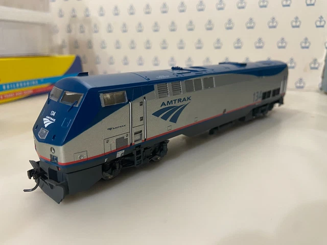 HO Athearn RTR #9669 Amtrak AMD-103 (P42) Ph. V #134