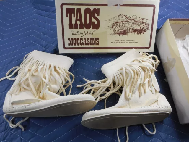 Vintage Taos Indian Maid White Leather Moccasins Size 5 Childs Ladies