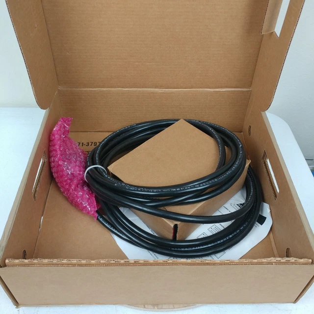 APC Schneider PDM2330L6-12-740 2 Pole 3 Wire IT Power Distribution Module NOS
