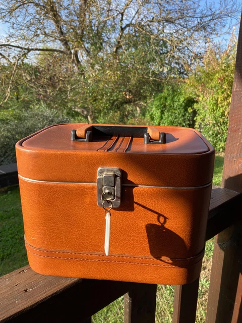 Chöne Vieux Marron Vintage Cuir Valise Sac Avec Fermeture Et Clé