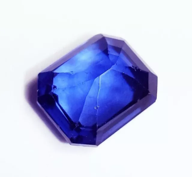 Magnifique tanzanite de 9,20 carats avec certificat.