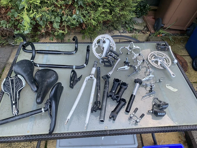 Carton Lot Revendeur Divers Pieces Velo Shimano Look Campagnolo Etc