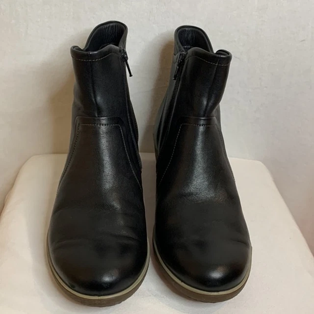Ecco Black Leather Rubber Wedge Heel Zipper Comfort Ankle Boots Booties Size 40