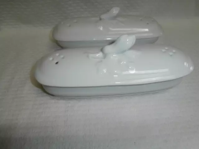 2 BOITES EN PORCELAINE DEBUT XX ème POUR SALLE DE BAIN