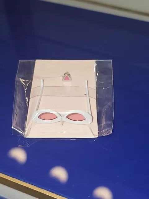 Integrity Toys NU Face Print It Pink Nadja Rhymes  Doll Jewelry Sunglasses Ring