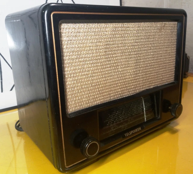 Radio anttigua Telefunken de baquelita. vintage. Funciona Radio anttigua Telefunken de baquelita. vintage. Funciona