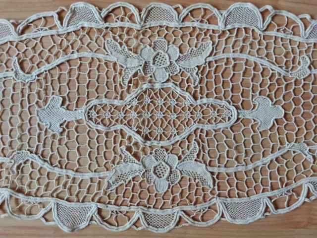 ANTIQUE Italian Point de Venise needle lace Tablecloth Flowers Oval Beige 12x31"