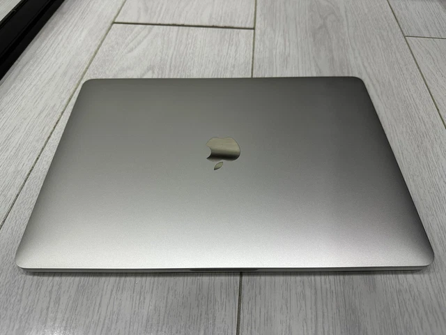 Apple MacBook Pro Retina 13,3" 2020 512 GB SSD 16 GB RAM 2,0 GHz Core i5 - argento 3