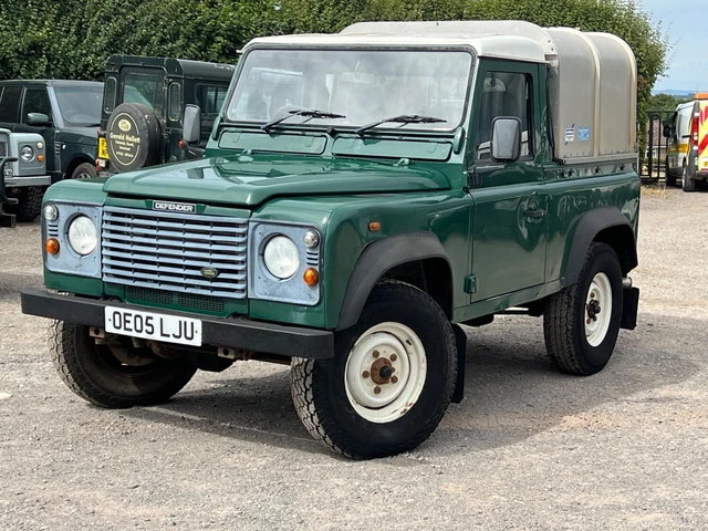 2005 LAND ROVER Defender 90 2.5 TD5 2dr PICK UP Diesel Manual £16,200. ...