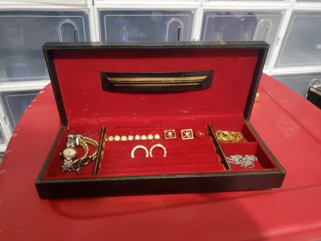 Swank Jewelry Box Philippe Skandinaviska Royal Sweden/Swedish Red Velvet