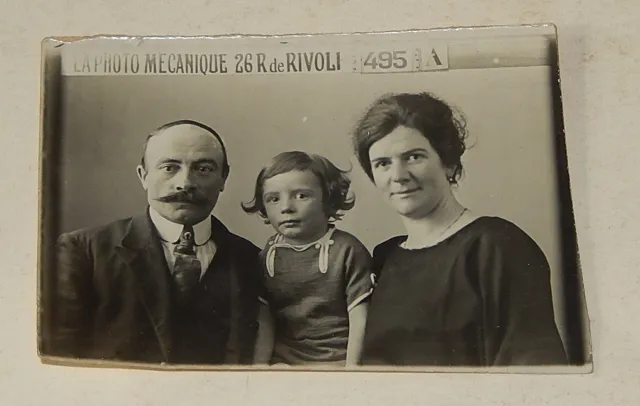 Ancienne PHOTOGRAPHIE d'une famille - LA PHOTO MECANIQUE Rue de Rivoli