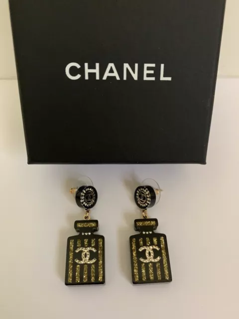 Chanel 22P Black, Beige & Gold, Leopard Logo Large Dangle Drop