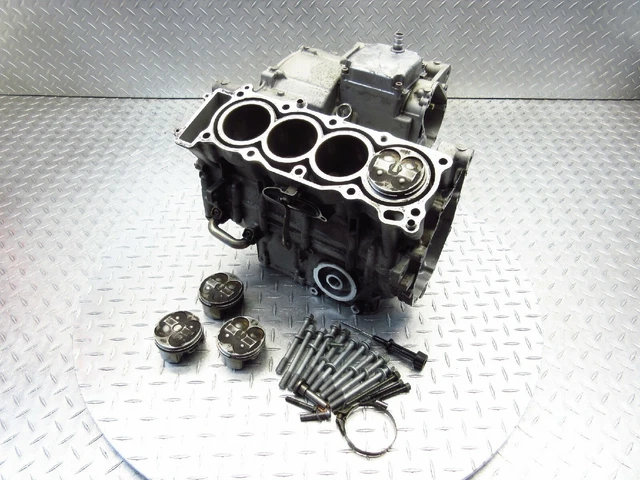 2005 05 Yamaha YZFR6 R6S R6 OEM Crankcase Crank Case Engine Motor Block Pistons 2005 05 Yamaha YZFR6 R6S R6 OEM Crankcase Crank Case Engine Motor Block Pistons