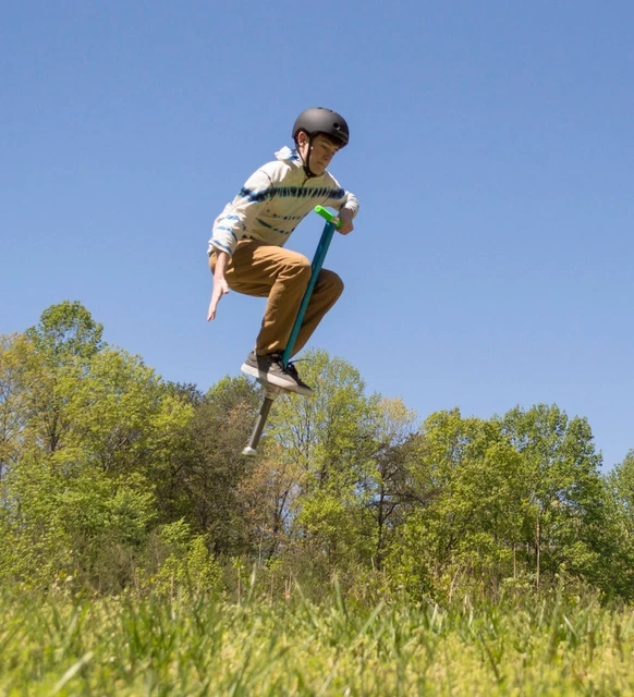 NEW HearthSong Jump2It Performance-Level Sport Pogo Stick for Kids 