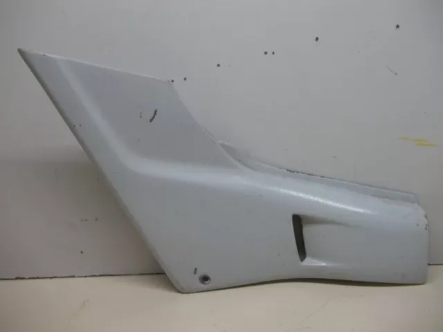 cache sous selle gauche de Honda 750 vfr an 1988 rc24