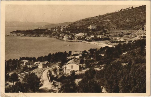 CPA LE LAVANDOU Environs - La Baie d'Aiguebelle (1110548)