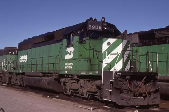 T: Original Slide BN Burlington Northern SD40-2 #6909 - Northtown MN 1985