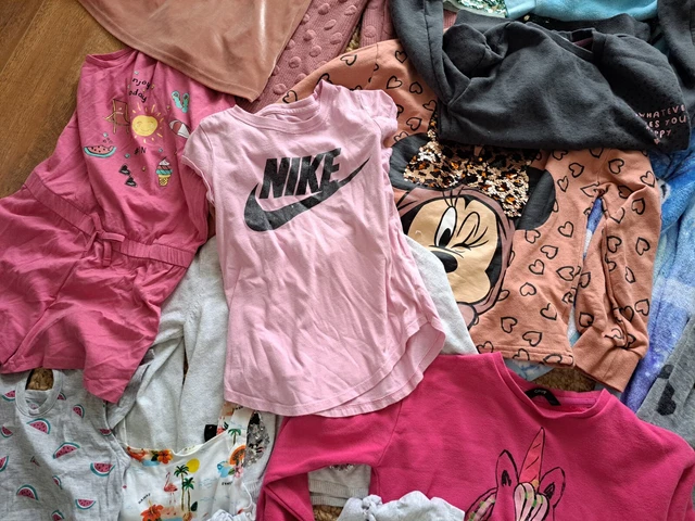 Huge BUNDLE of GIRLS CLOTHES age 5-6 years TSHIRTS leggings robe, jumpers 12
