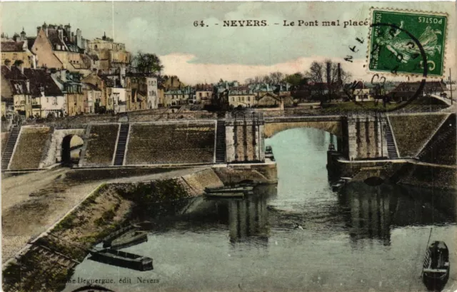 CPA NEVERS - Le Pont mal Place (457015)