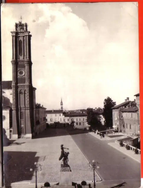 Cartolina  Galliate    B/N Viaggiata 1961 Piazza Castello  Occasione