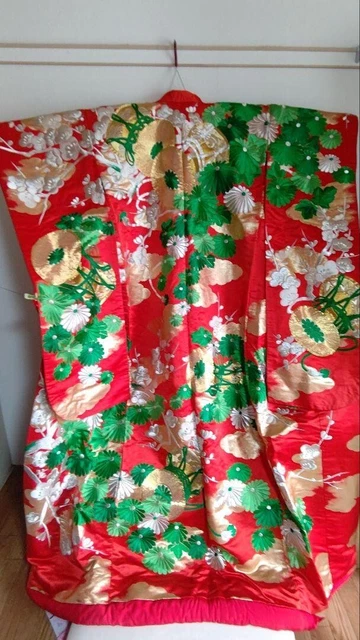 Japanese Kimono Uchikake Luxurious Wedding Embroidery Pure Silk Flower Red K471