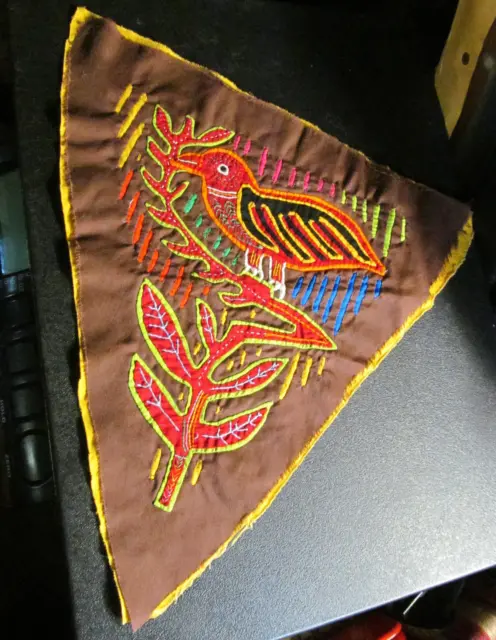 * MOLA Panama KUNA TRIBE Bird TRIANGLE SHAPE handmade fabric Art