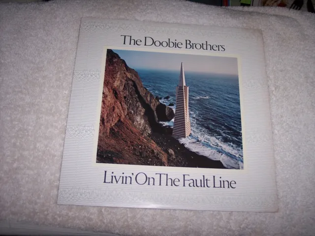 Lp The Doobie Brothers Livin' On The Fault Line **Nm Vinyl** #1463