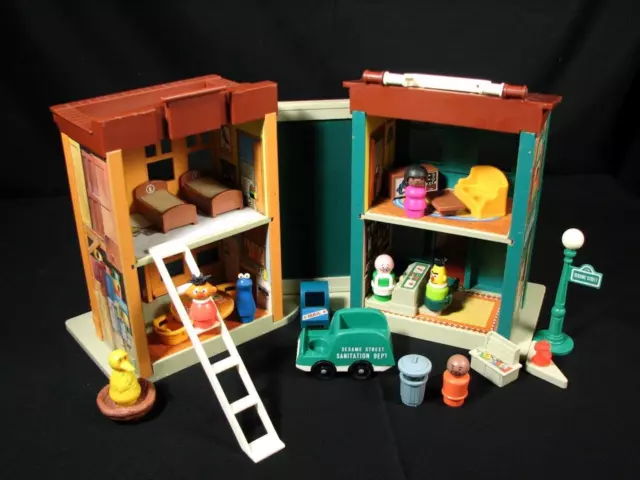 Vintage Fisher Price Little People Sesame Street Brownstone House 1970's 25 Pc.