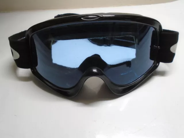Pre~Loved Oakley? Skiing/Motor Cross Goggles ~ Colour ~ Black