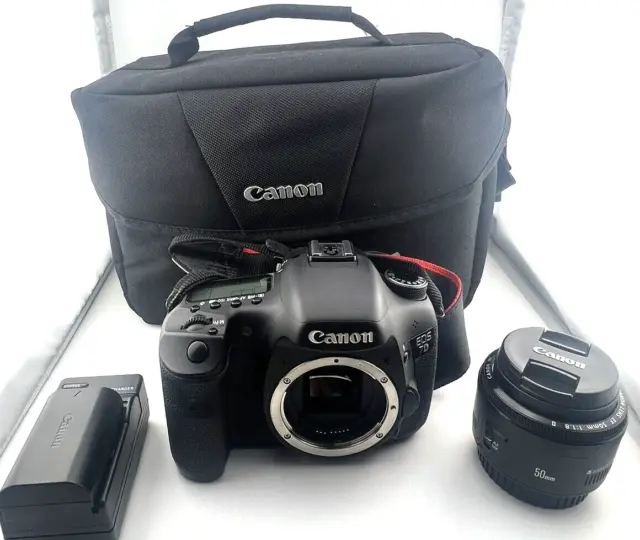 Canon EOS 7D 18MP Digital SLR Camera w/ 50mm 1.8 II Lens Bundle- Near Mint