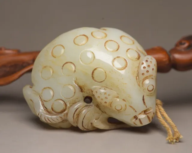 Certified Natural Hetian Jade Hand-carved Exquisite Toad Statue Pendant 8104