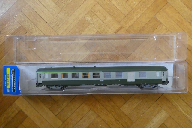 Voiture restaurant Vru CAPITOLE SNCF (Livrée rouge R37) - LSM90350 - LS