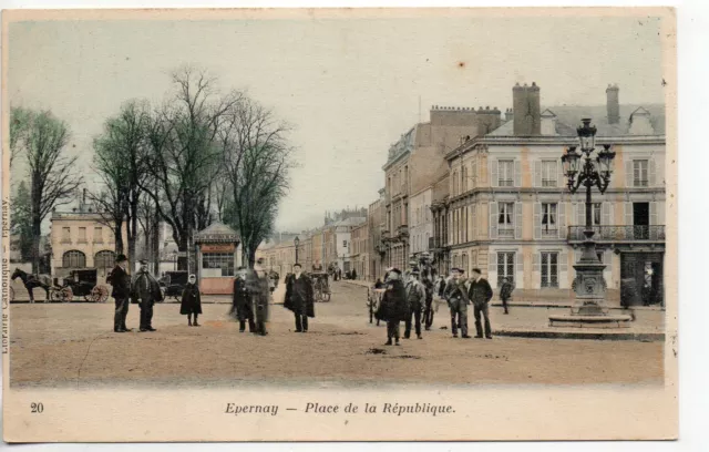 EPERNAY - Marne - CPA 51 - Place de la République - belle carte couleur