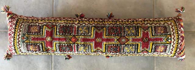 Ancien long coussin de sol berbère fait main à partir de tapis Pièce unique