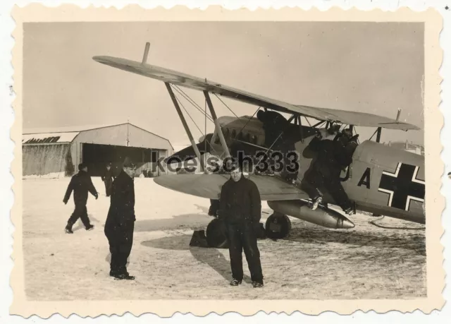 Foto Heinkel He 51 Doppeldecker Flugzeug der Luftwaffe in Parndorf Österreich