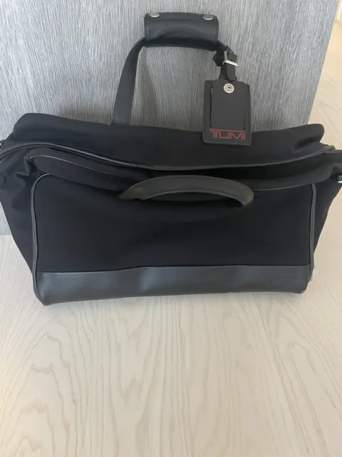 tumi black leather duffel bag