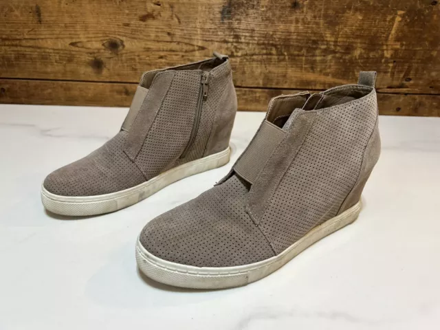 Steve Madden Women’s Taupe Wavery Wedge Comfort Sneaker Size 10