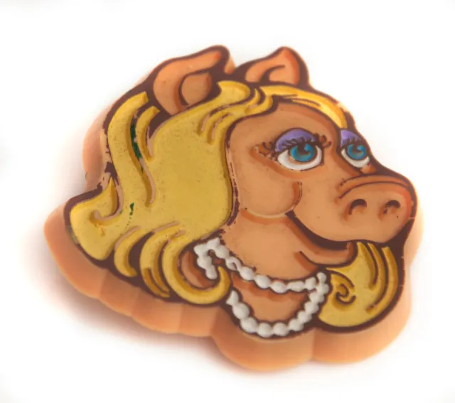 Vintage Miss Piggy Henson Muppet 1979 Plastic Pin
