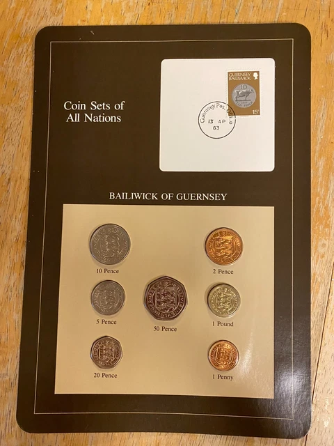 Coin Sets Of All  Nations  Baliwick Of Guernsey 1979 - 82  Unc  W / Card