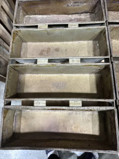 Ecko Engineered 4-ecko-53 4 On loaf pan Loaf size 13 1/4x4 3/8. Lot of 6.
