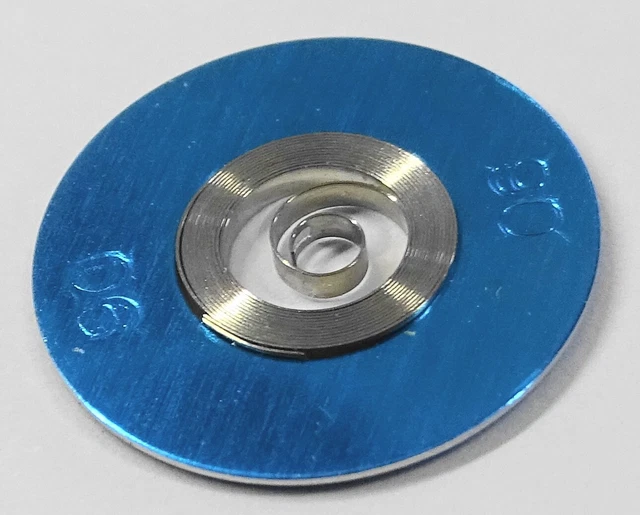 Ressort De Barillet Pour Montre à Ancre - Hauteur 2.70 Mm, Longueur 15, Marque Le Paon