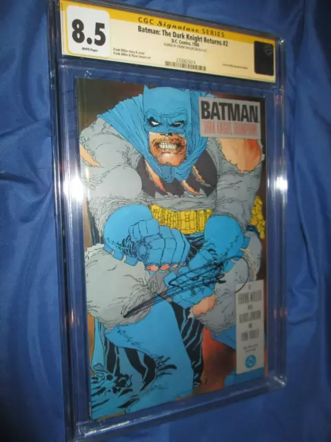 BATMAN: THE DARK KNIGHT RETURNS #2 CGC 8.5 SS Signed by Frank Miller ~ New Robin