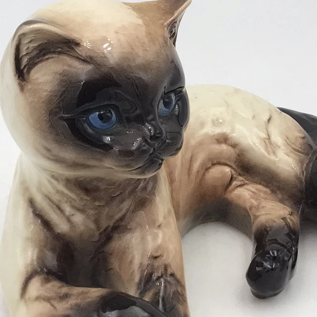 VINTAGE GOEBEL BLUE Eyed Siamese Cat Kitten figurine West Germany